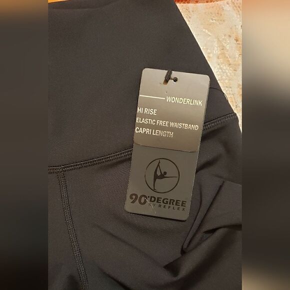 90 Degree by Reflex Capri Leggings - Picture 7 of 9